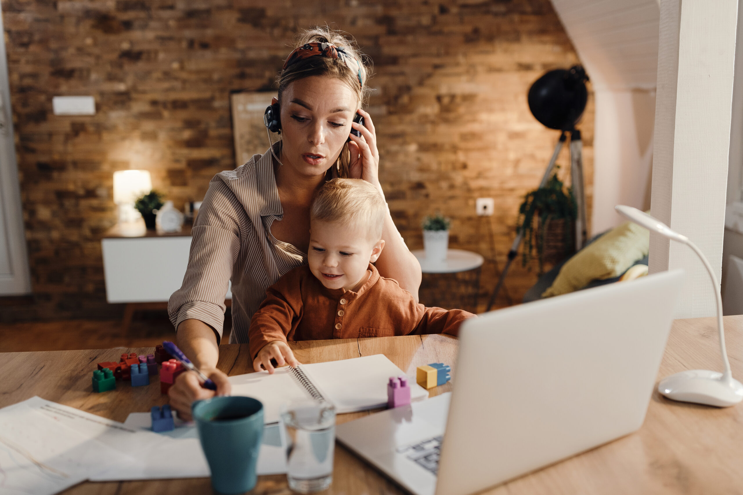 🍼🧑‍💻 Homeoffice mit Kleinkind – so klappt’s (fast) ohne Stress